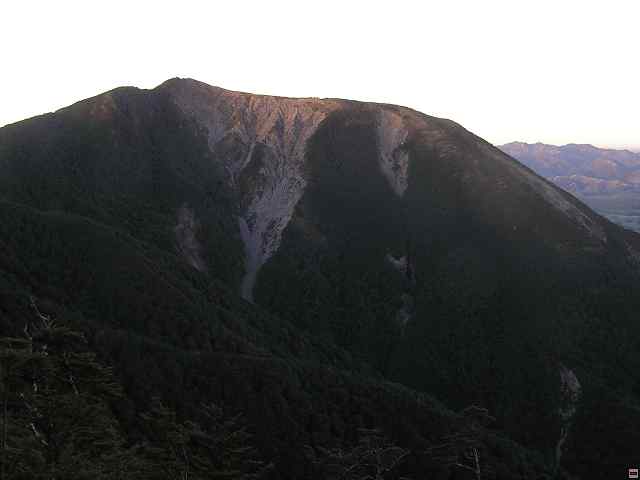 Ruahine - Sunrise Hut 006.jpg